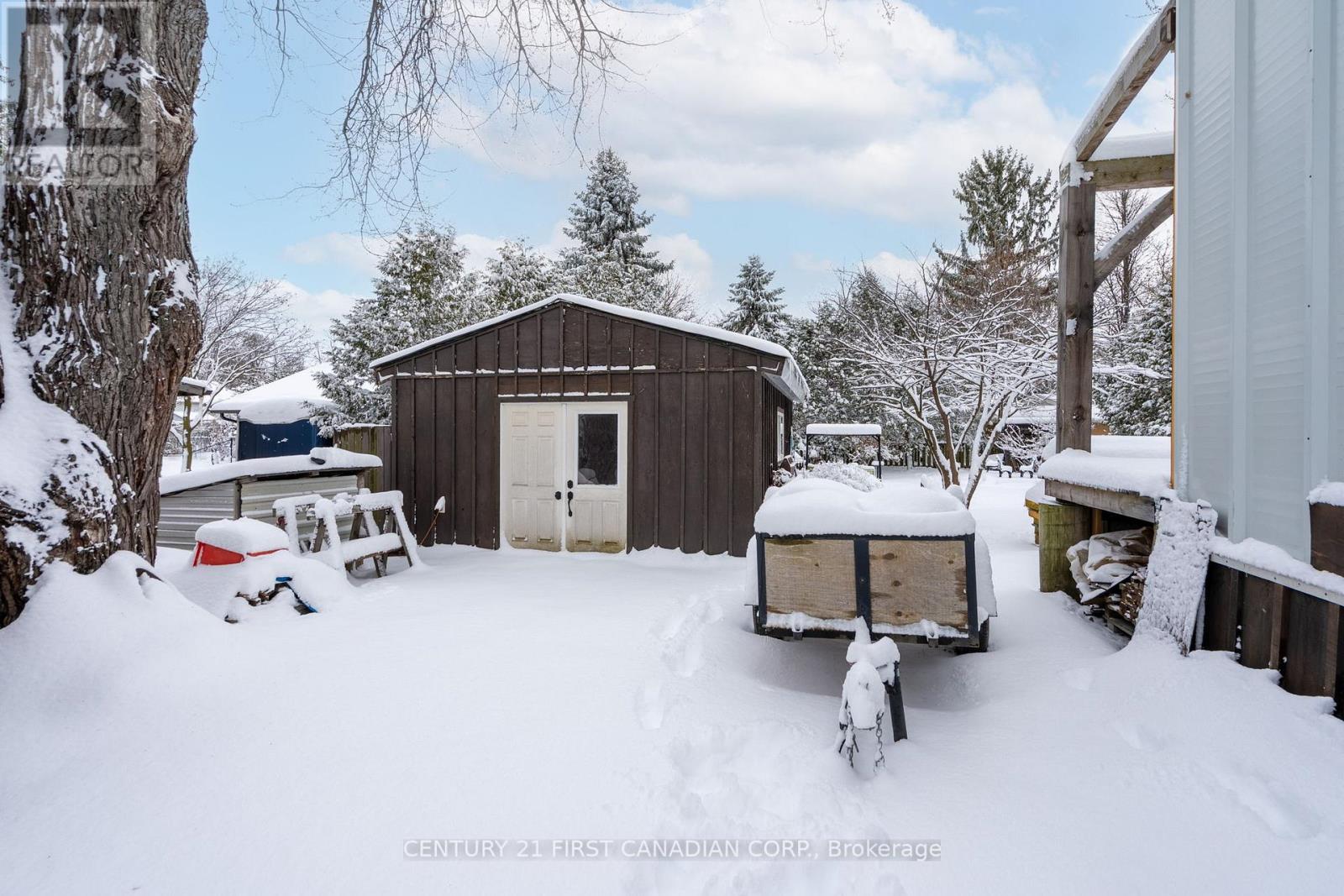 117 Alice Street, Lucan Biddulph, Ontario N0M 2J0 - Photo 23 - X12595190