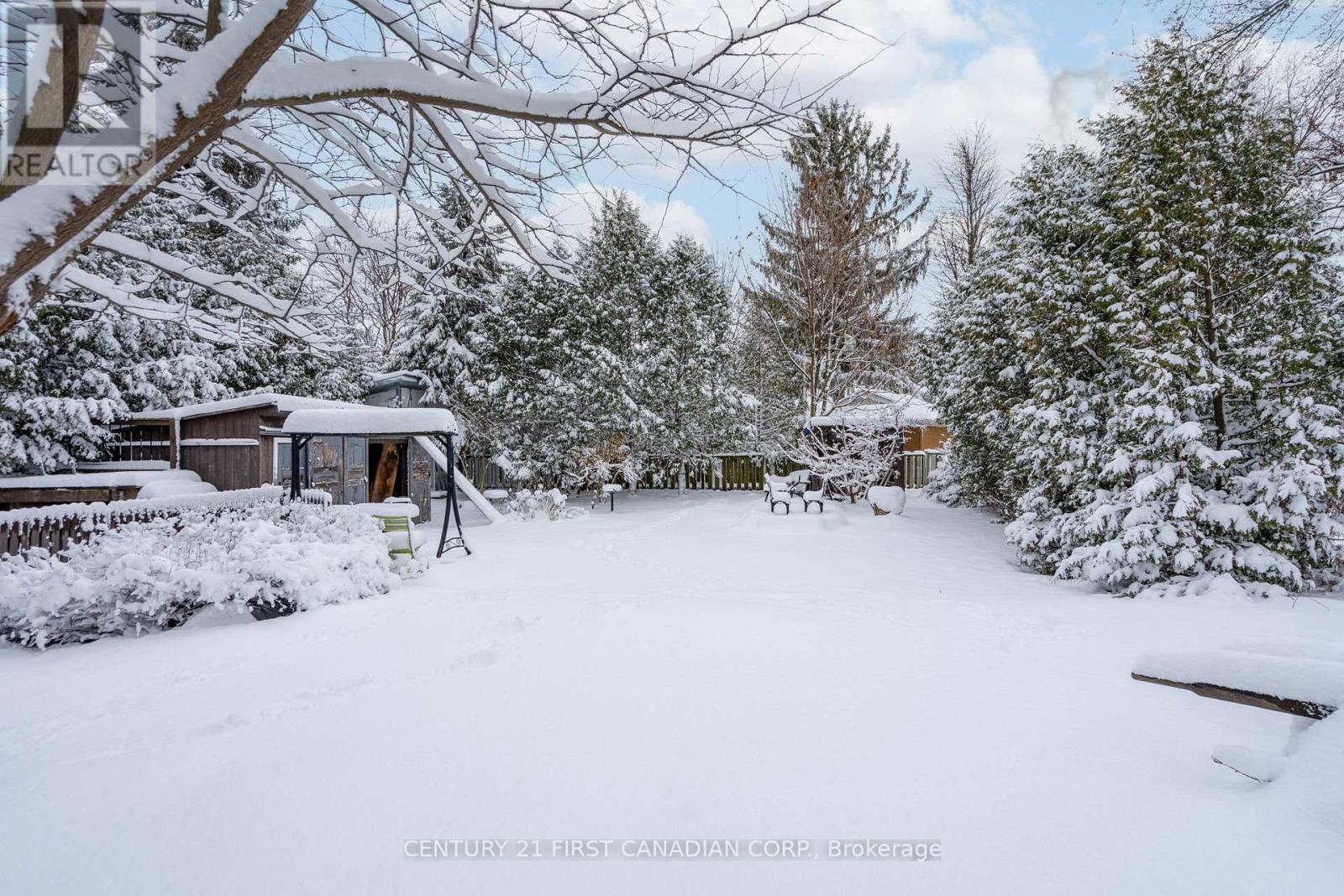 117 Alice Street, Lucan Biddulph, Ontario N0M 2J0 - Photo 25 - X12595190