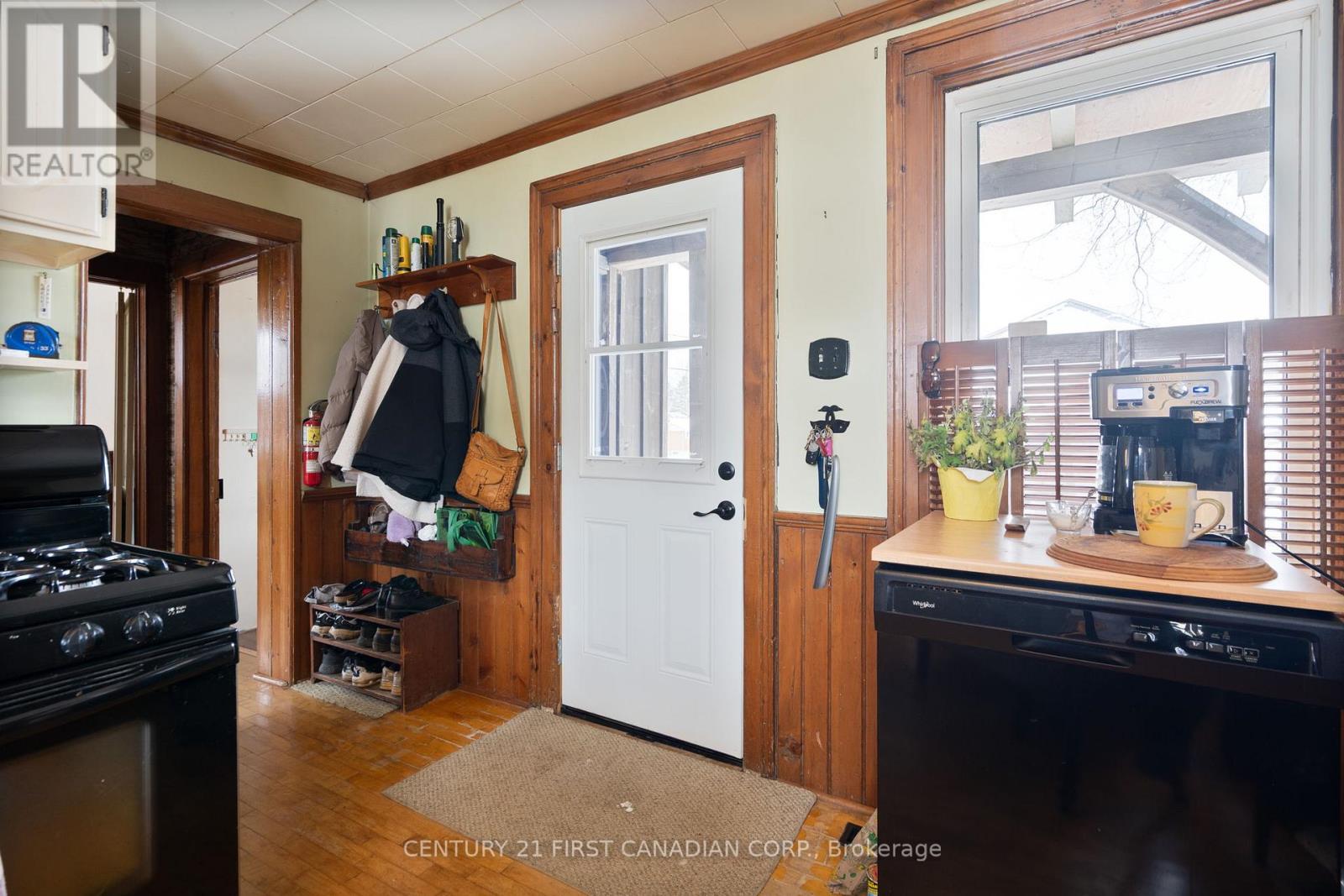 117 Alice Street, Lucan Biddulph, Ontario N0M 2J0 - Photo 5 - X12595190