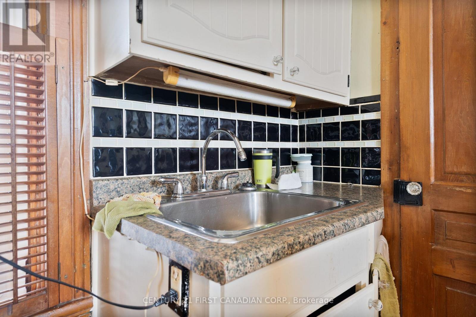 117 Alice Street, Lucan Biddulph, Ontario N0M 2J0 - Photo 8 - X12595190