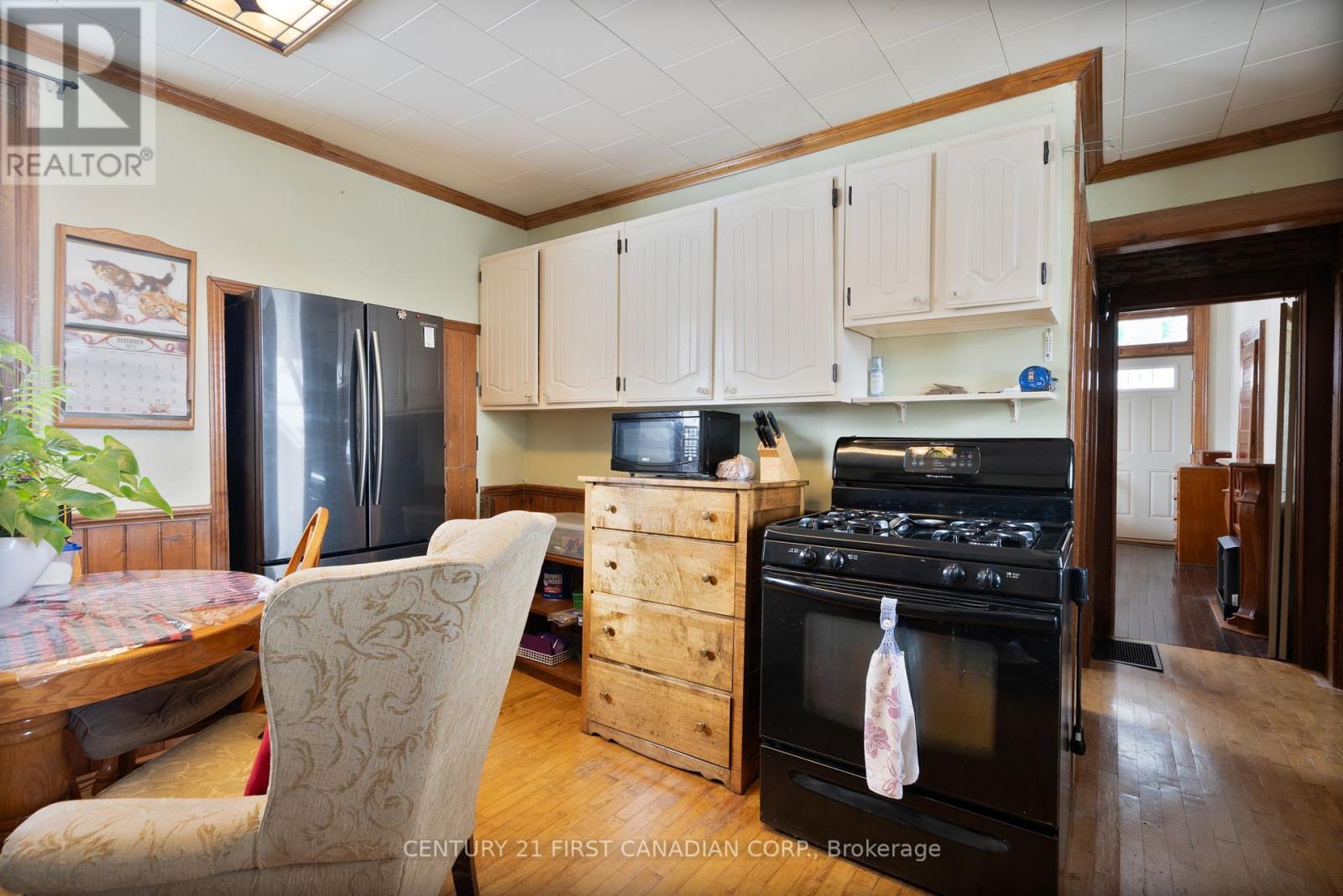 117 Alice Street, Lucan Biddulph, Ontario N0M 2J0 - Photo 9 - X12595190