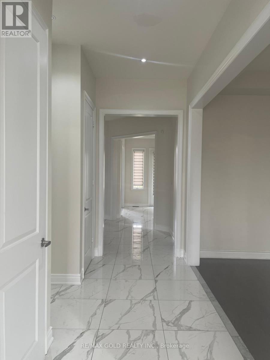 3 Poco Street N, Brampton, Ontario  L6P 4C3 - Photo 6 - W12594936