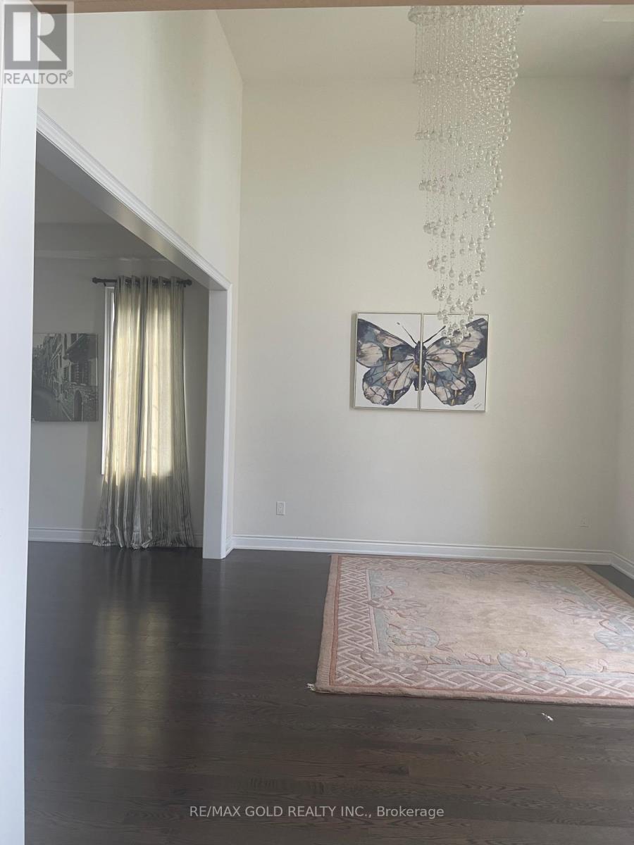 3 Poco Street N, Brampton, Ontario  L6P 4C3 - Photo 7 - W12594936