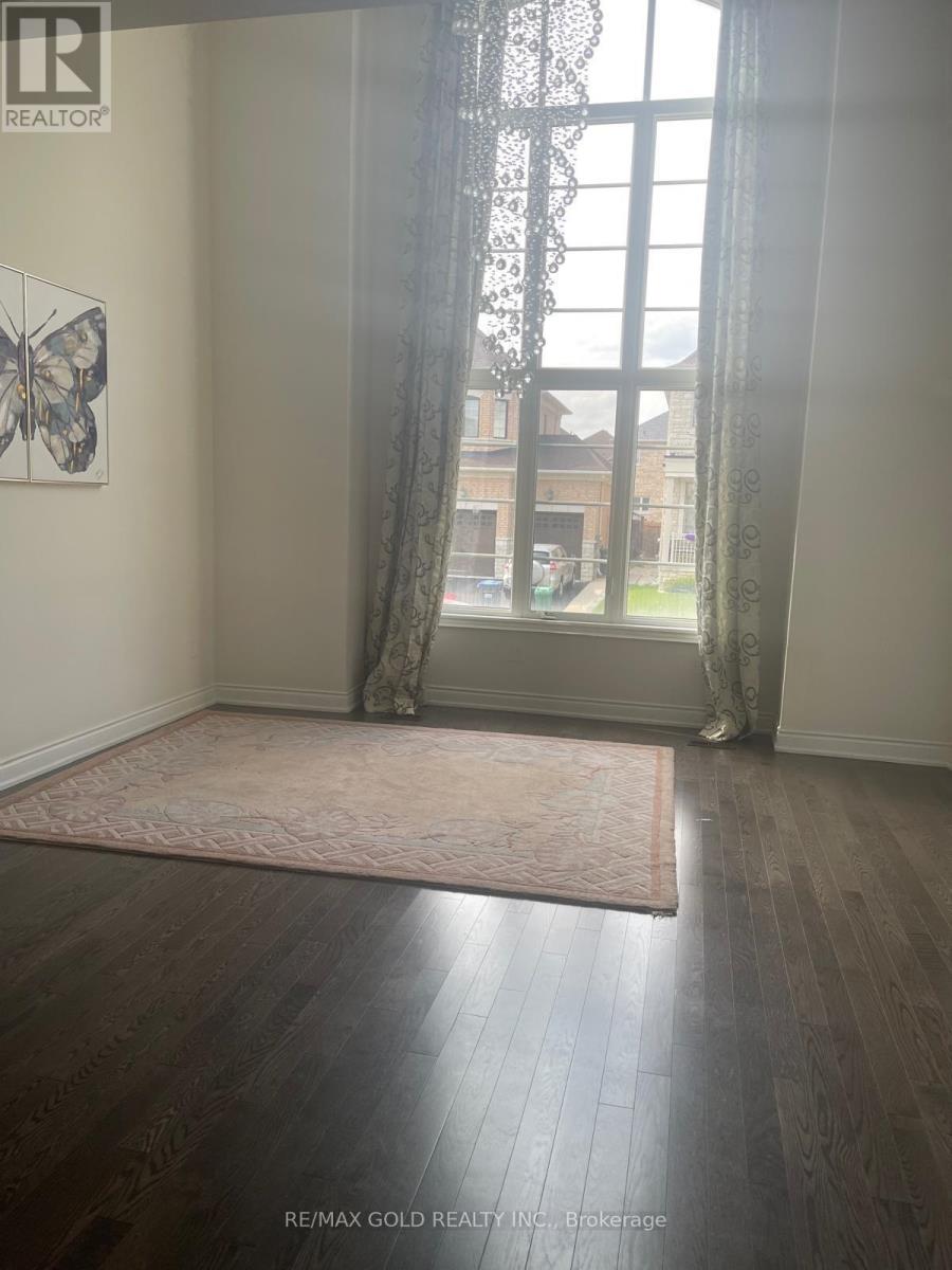 3 Poco Street N, Brampton, Ontario  L6P 4C3 - Photo 8 - W12594936