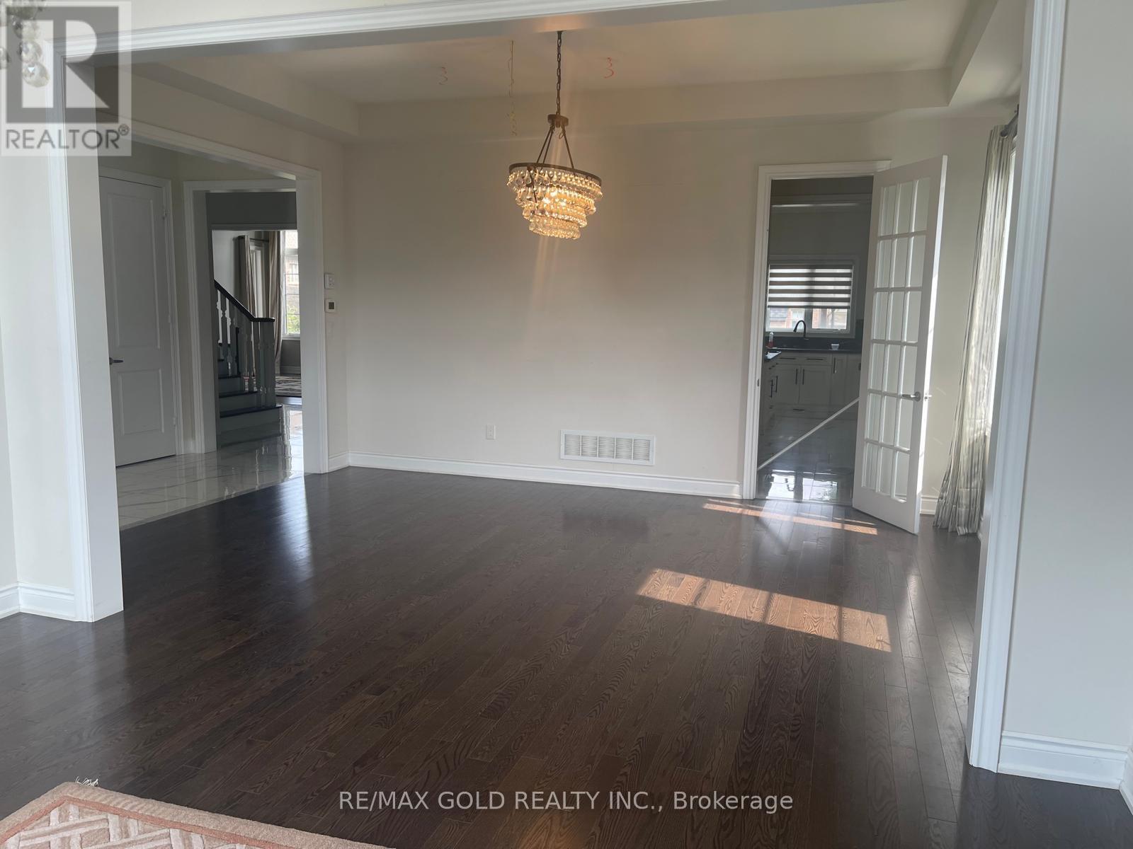 3 Poco Street N, Brampton, Ontario  L6P 4C3 - Photo 9 - W12594936