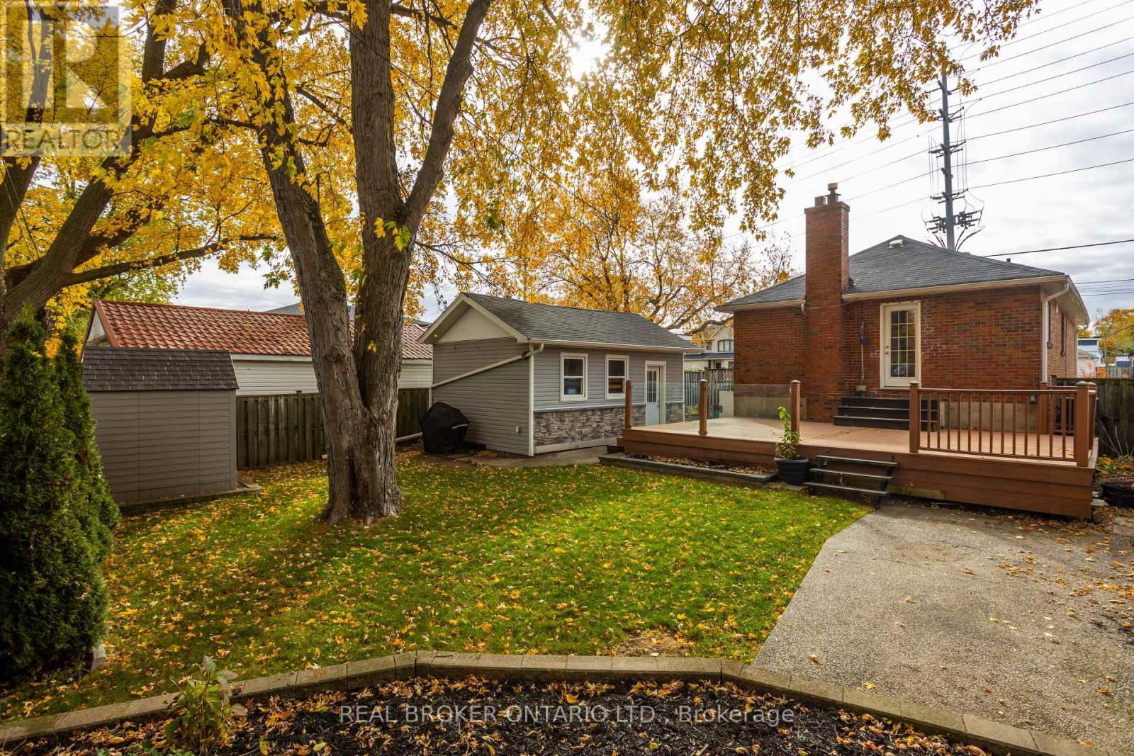 1093 Ogden Avenue, Mississauga, Ontario  L5E 2G7 - Photo 33 - W12594950