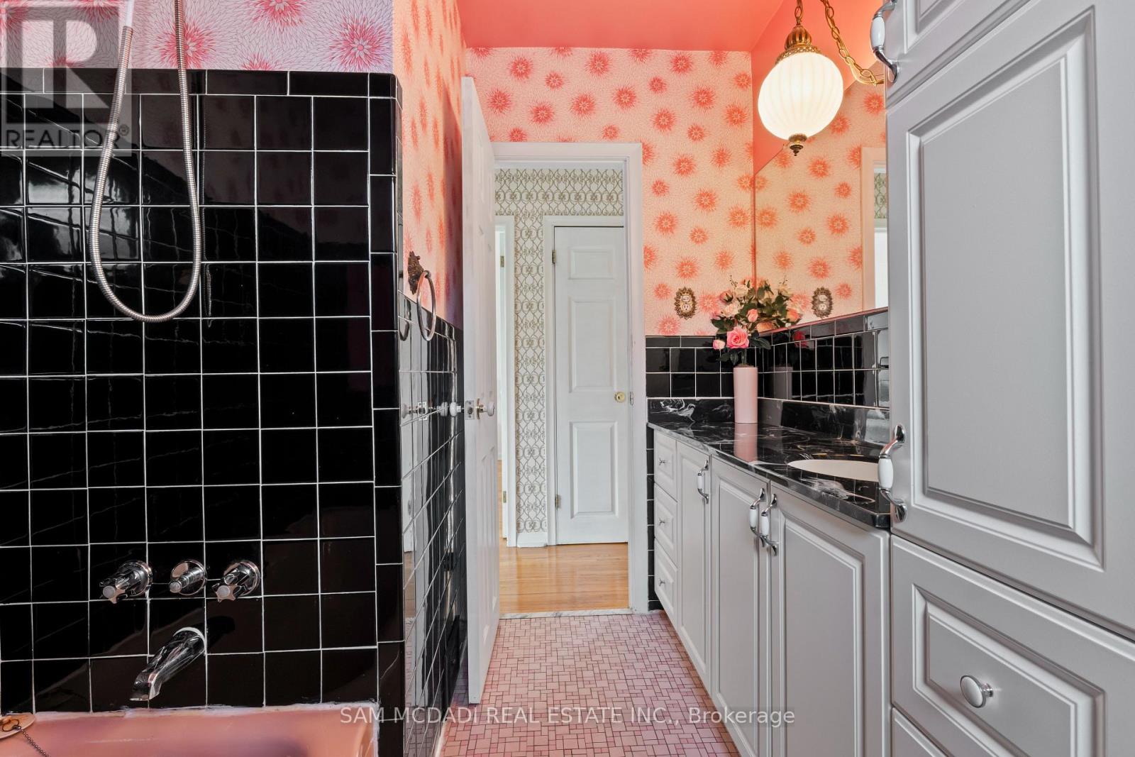 70 Frost Street, Toronto, Ontario  M9W 1Y8 - Photo 31 - W12595010