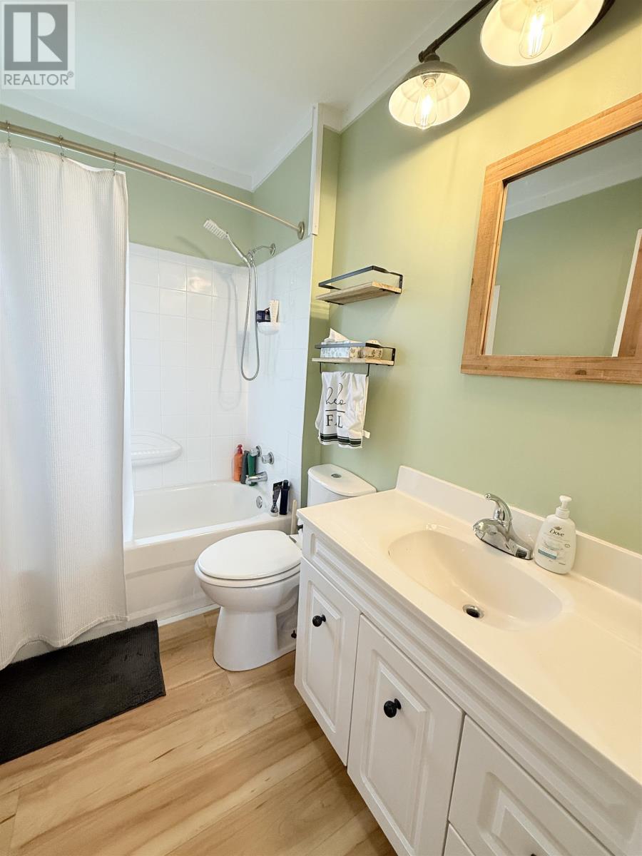 37 Second Ave N, Sioux Lookout, Ontario P8T 1H2 - Photo 9 - TB253359