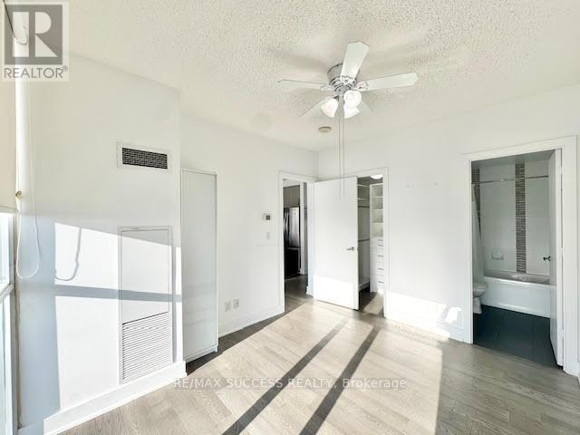 Lph6 - 4099 Brickstone Mews, Mississauga (City Centre), Ontario  L5B 0G2 - Photo 17 - W12592096