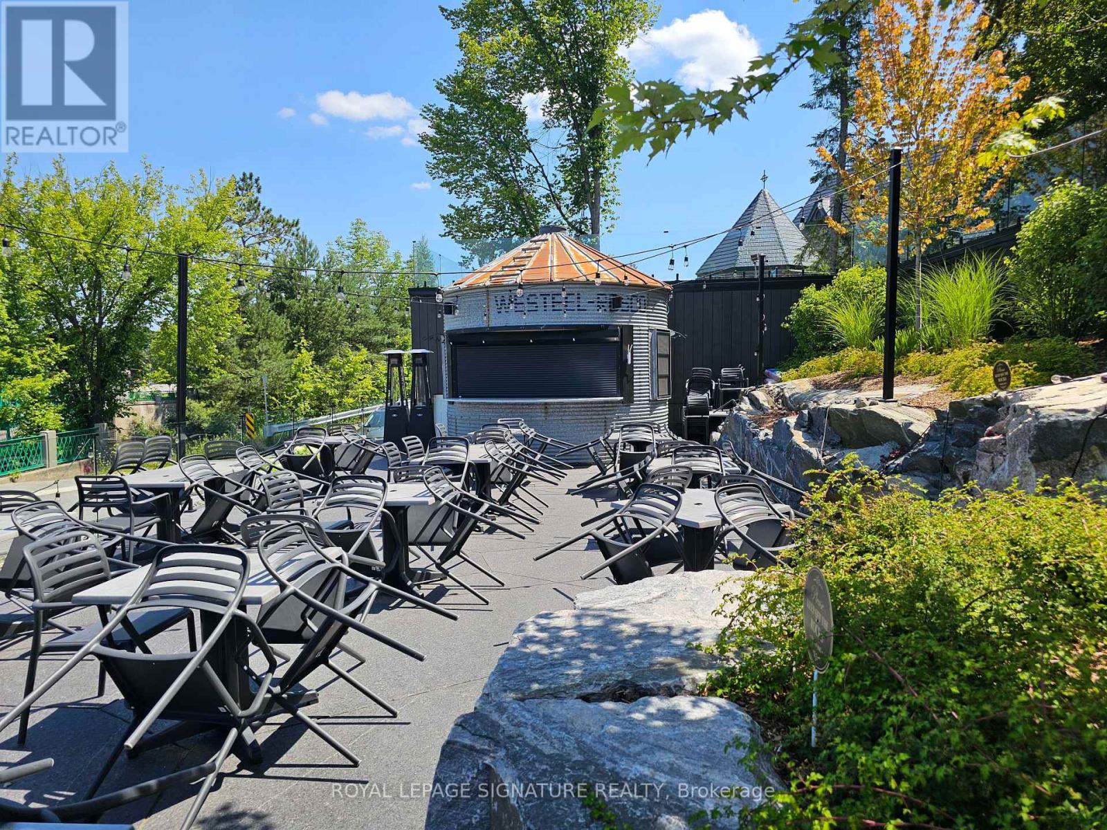 93 Main Street E, Huntsville, Ontario  P1H 2B9 - Photo 2 - X12594990