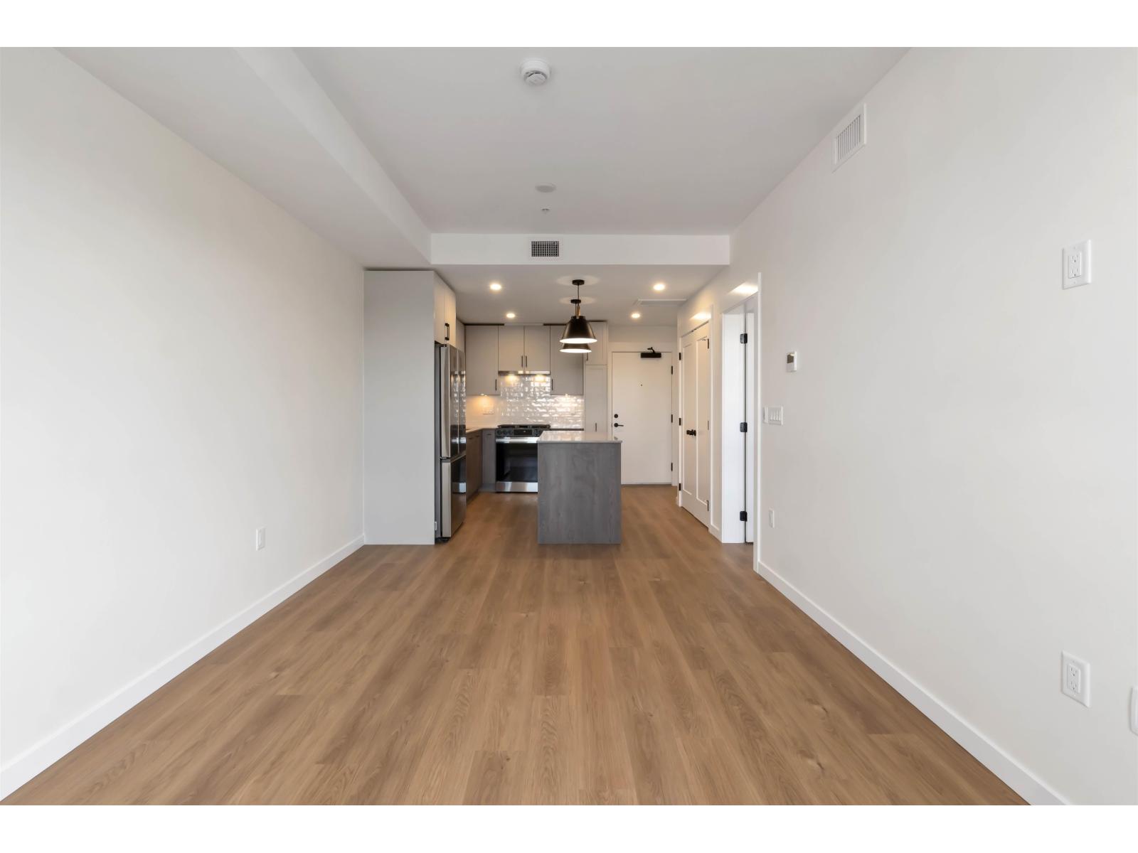 302 27215 Aldergrove Town Centre Drive, Langley, British Columbia  V4W 0E3 - Photo 3 - R3071049