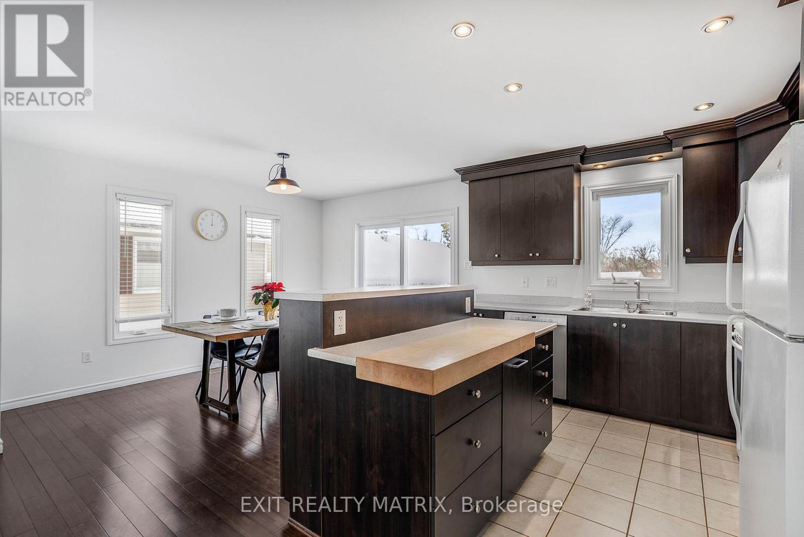 156 Longueuil Street, Champlain, Ontario  K0B 1K0 - Photo 8 - X12595046