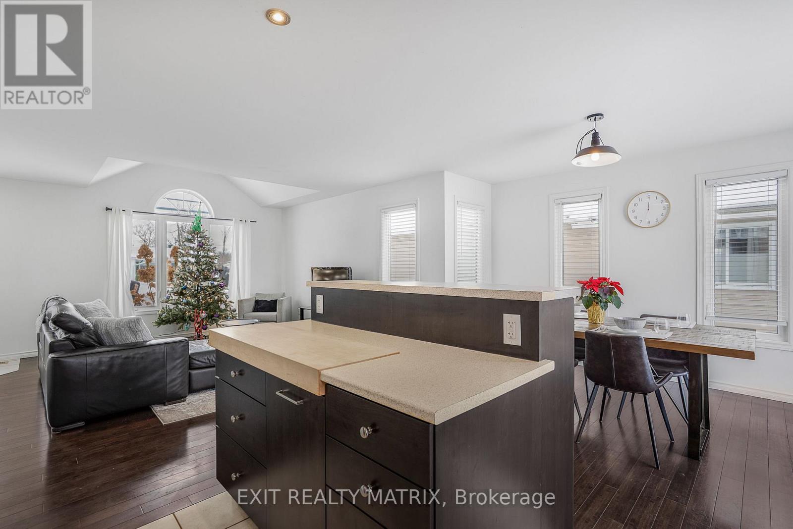 156 Longueuil Street, Champlain, Ontario  K0B 1K0 - Photo 9 - X12595046