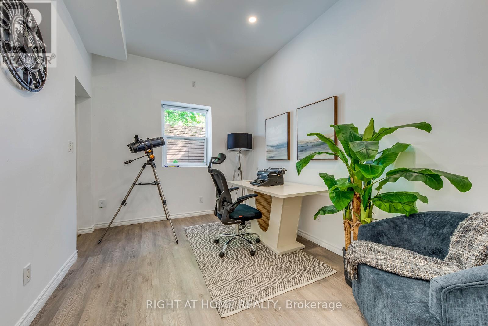 43 South Kingsway, Toronto, Ontario  M6S 3T2 - Photo 31 - W12594472