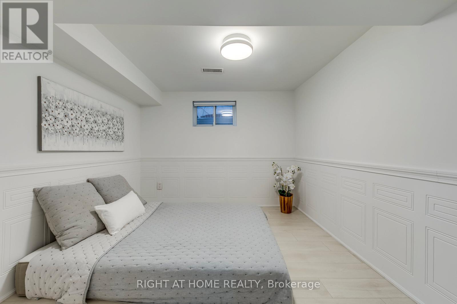 43 South Kingsway, Toronto, Ontario  M6S 3T2 - Photo 34 - W12594472