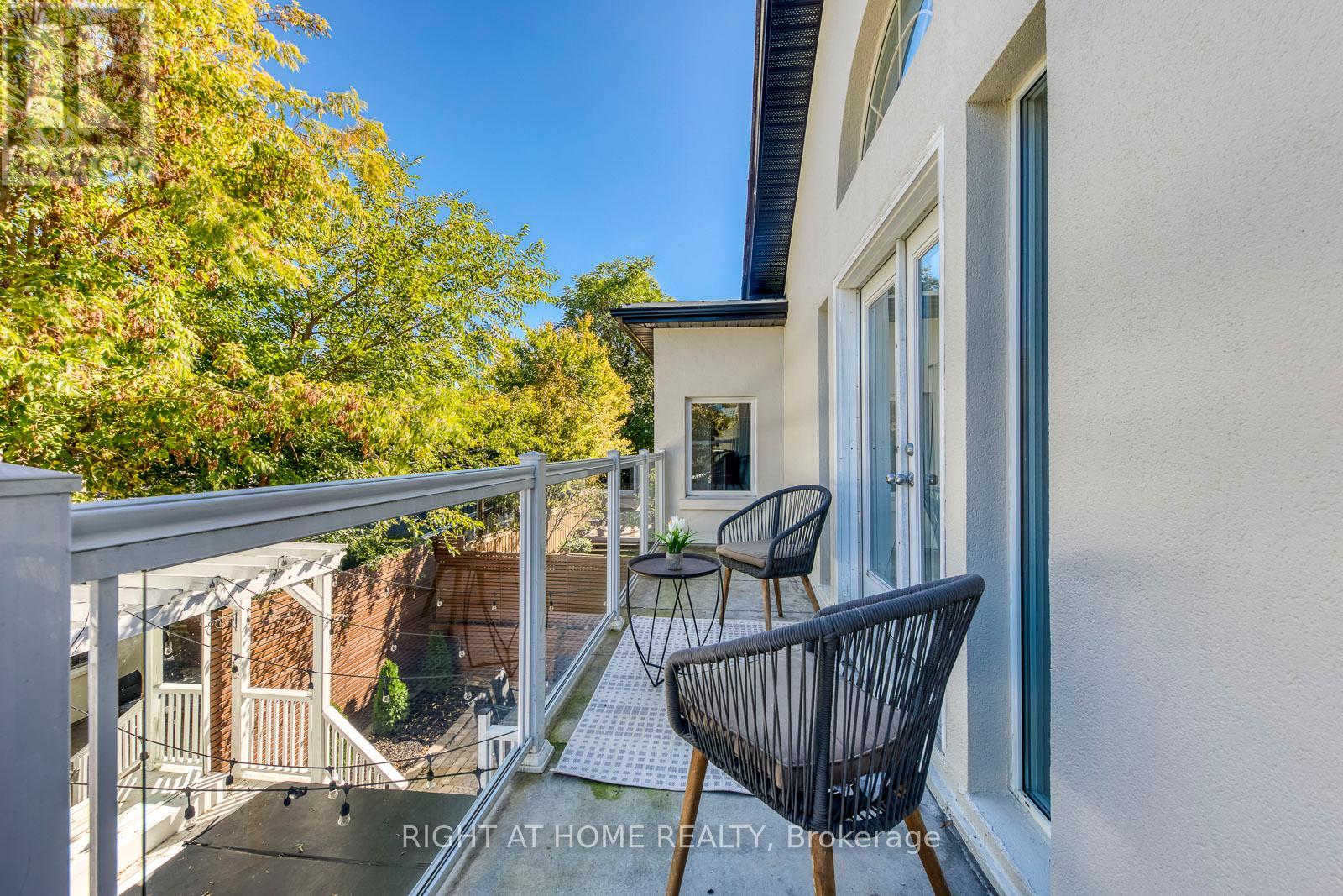 43 South Kingsway, Toronto, Ontario  M6S 3T2 - Photo 42 - W12594472