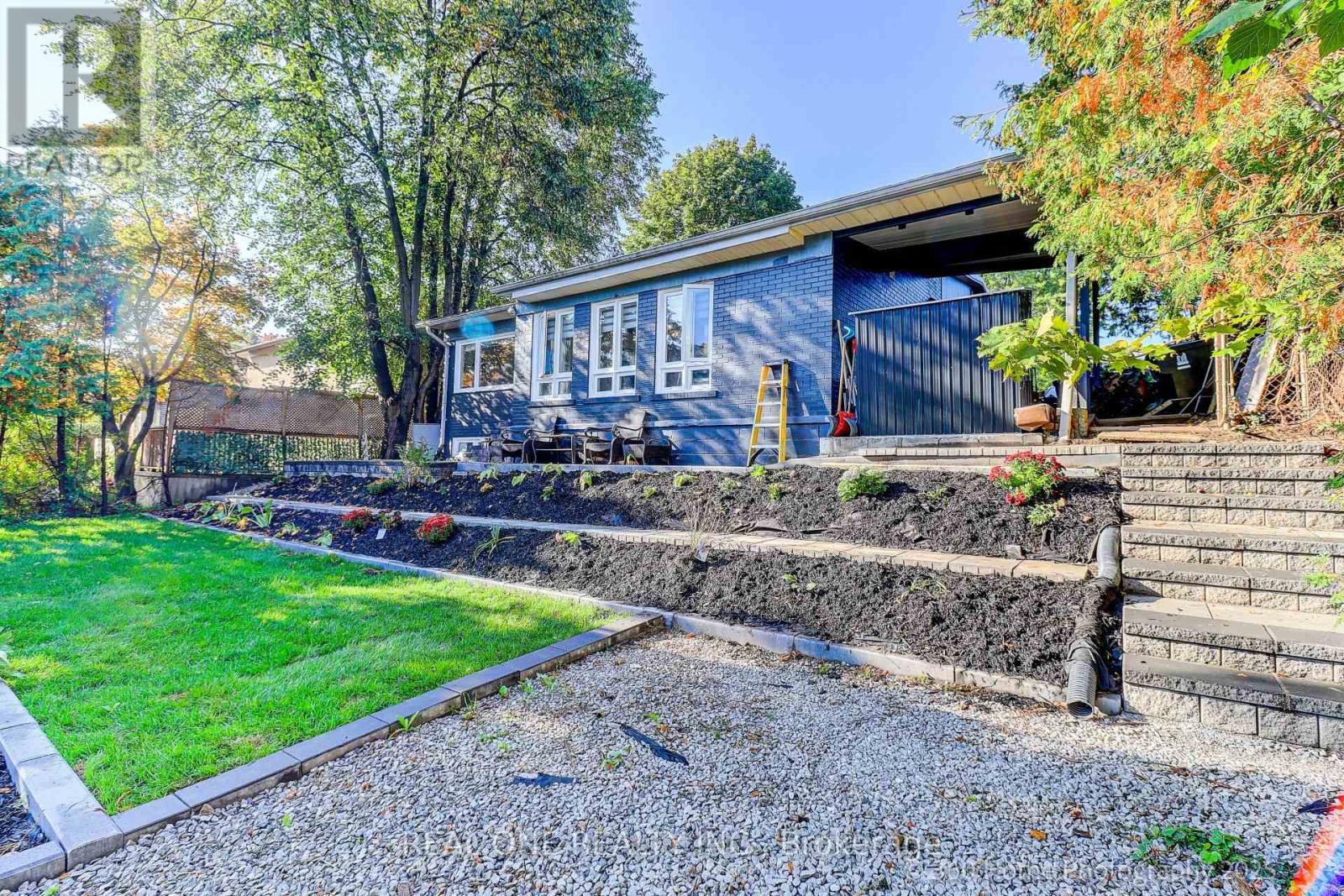 10 North Hills Terrace, Toronto, Ontario  M3C 1M6 - Photo 8 - C12431385