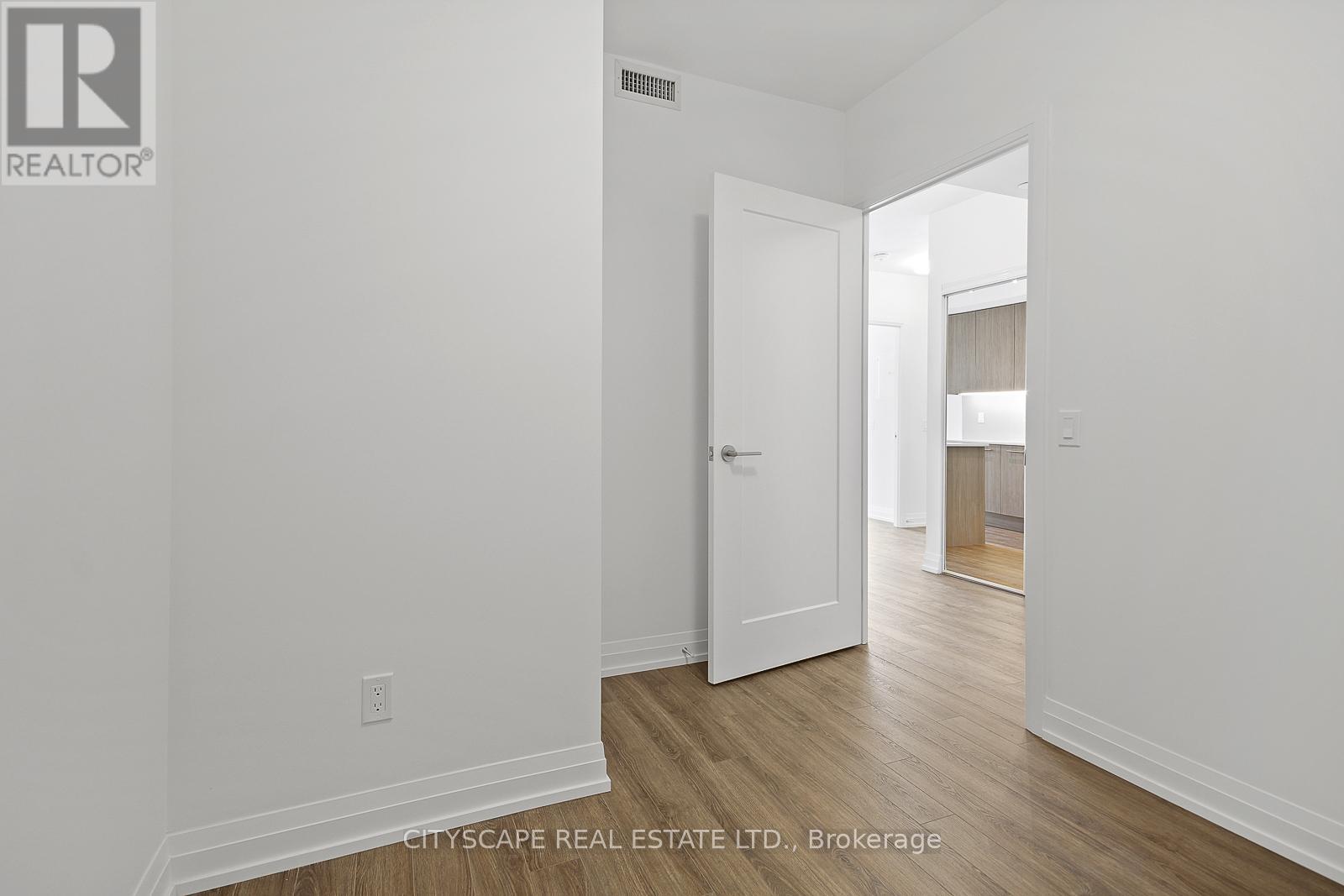 1811 - 286 Main Street, Toronto, Ontario M4C 4X4 - Photo 5 - E12589296