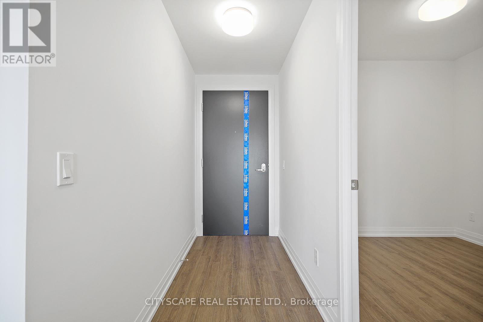 1811 - 286 Main Street, Toronto, Ontario M4C 4X4 - Photo 3 - E12589296