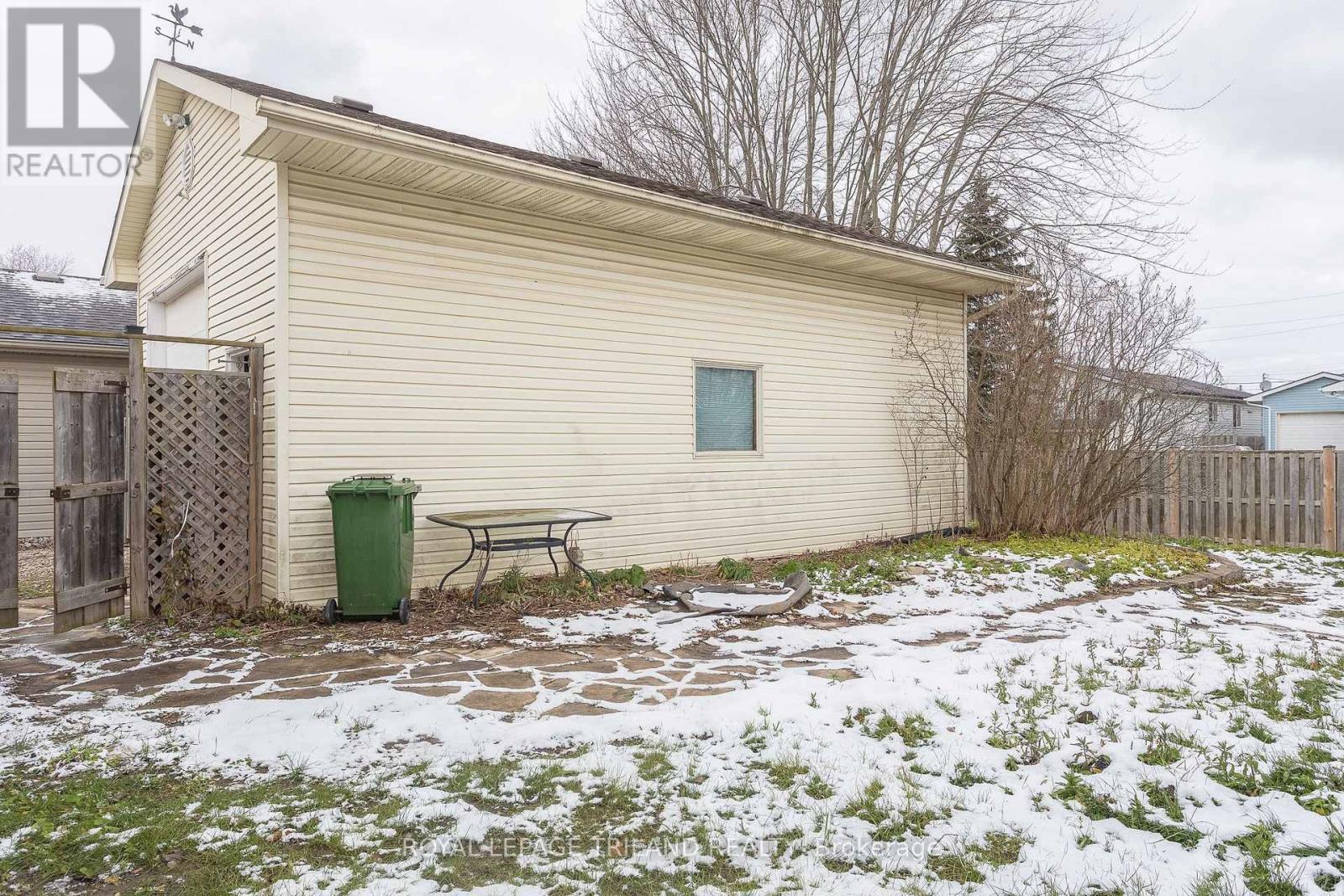 170 Forest Avenue, St. Thomas, Ontario  N5R 2K2 - Photo 31 - X12594826