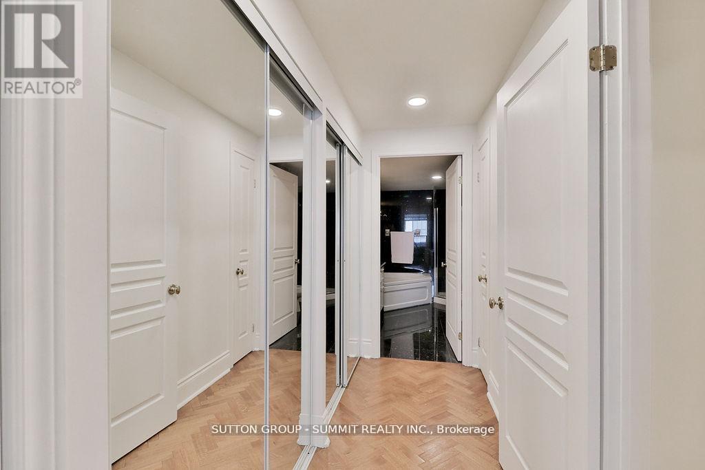 Ph07 - 102 Bloor Street W, Toronto, Ontario  M5S 1M8 - Photo 32 - C12595020