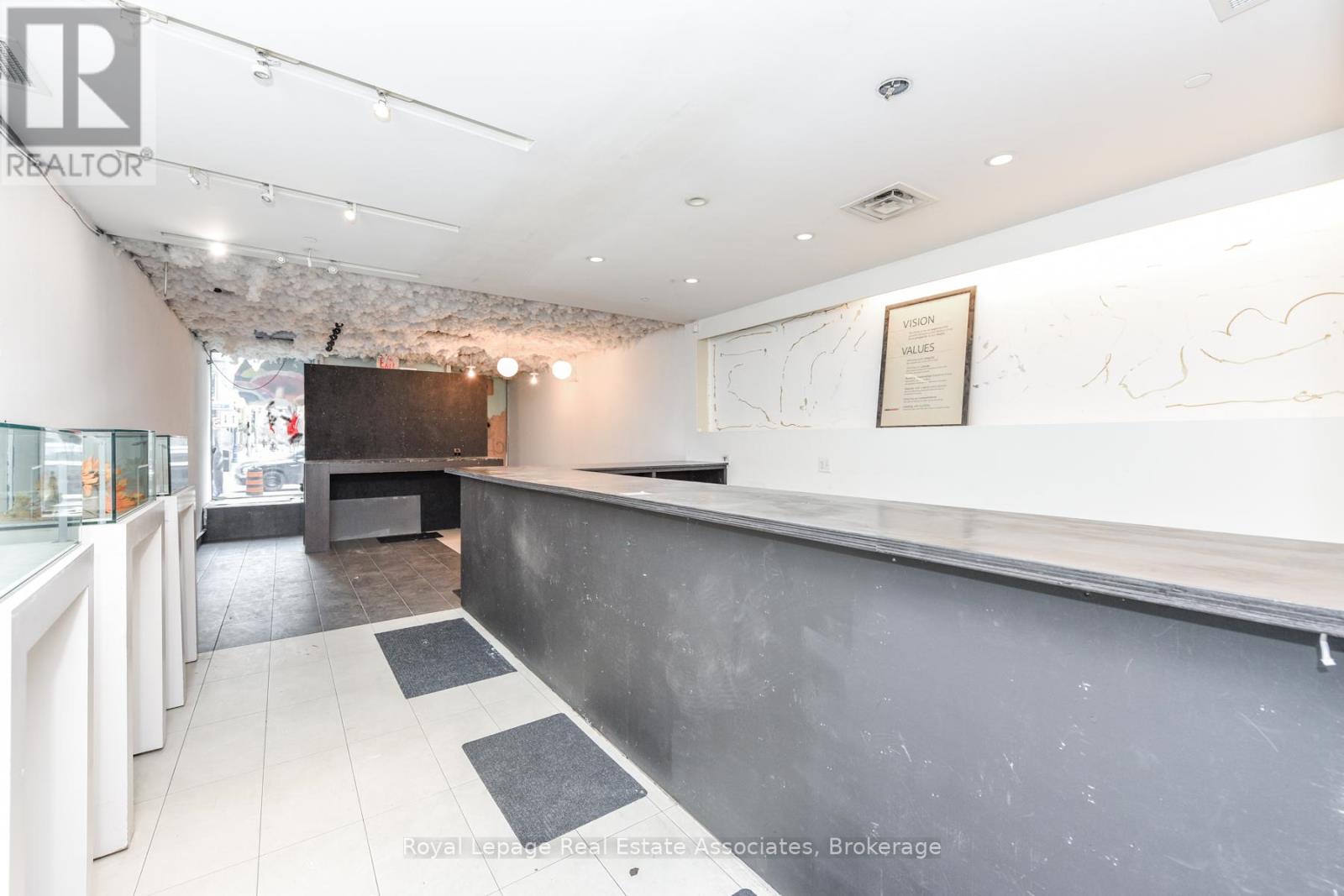 Main Level - 756 Yonge Street, Toronto, Ontario  M4Y 2B6 - Photo 12 - C12595028