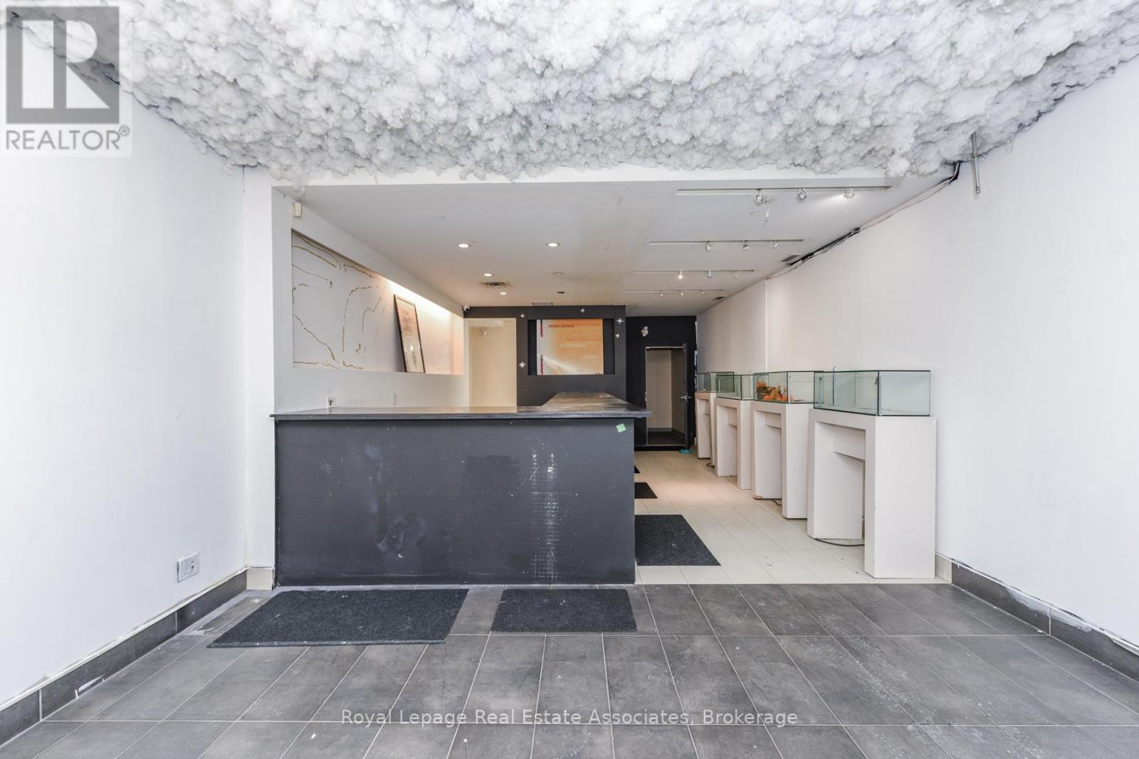 Main Level - 756 Yonge Street, Toronto, Ontario  M4Y 2B6 - Photo 9 - C12595028