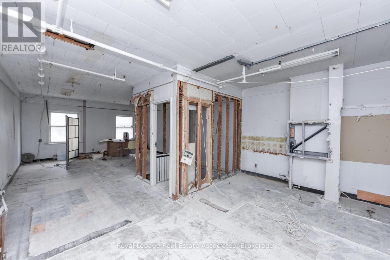 Second And Third Level - 756 Yonge Street, Toronto, Ontario  M4Y 2B6 - Photo 11 - C12595032