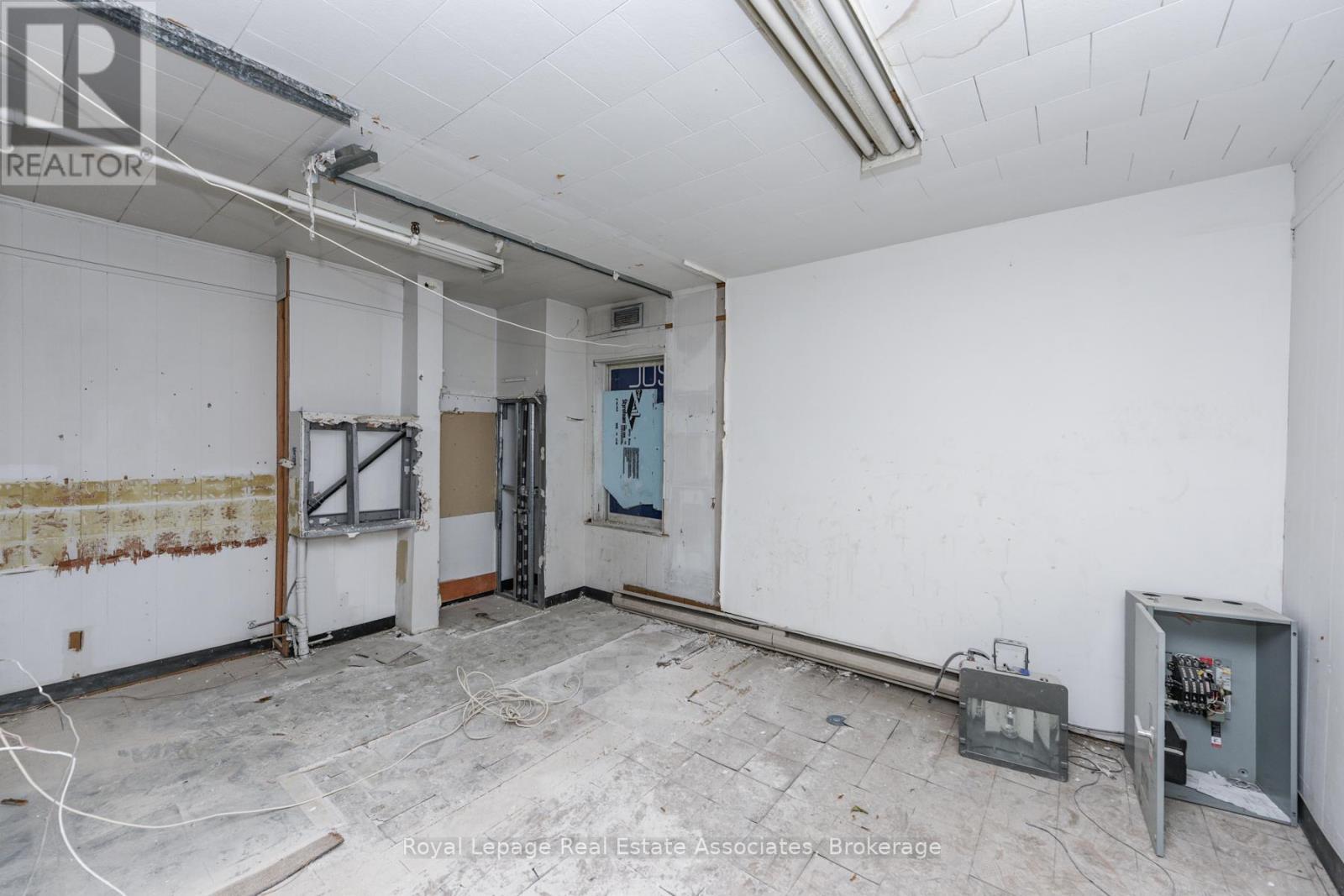 Second And Third Level - 756 Yonge Street, Toronto, Ontario  M4Y 2B6 - Photo 12 - C12595032