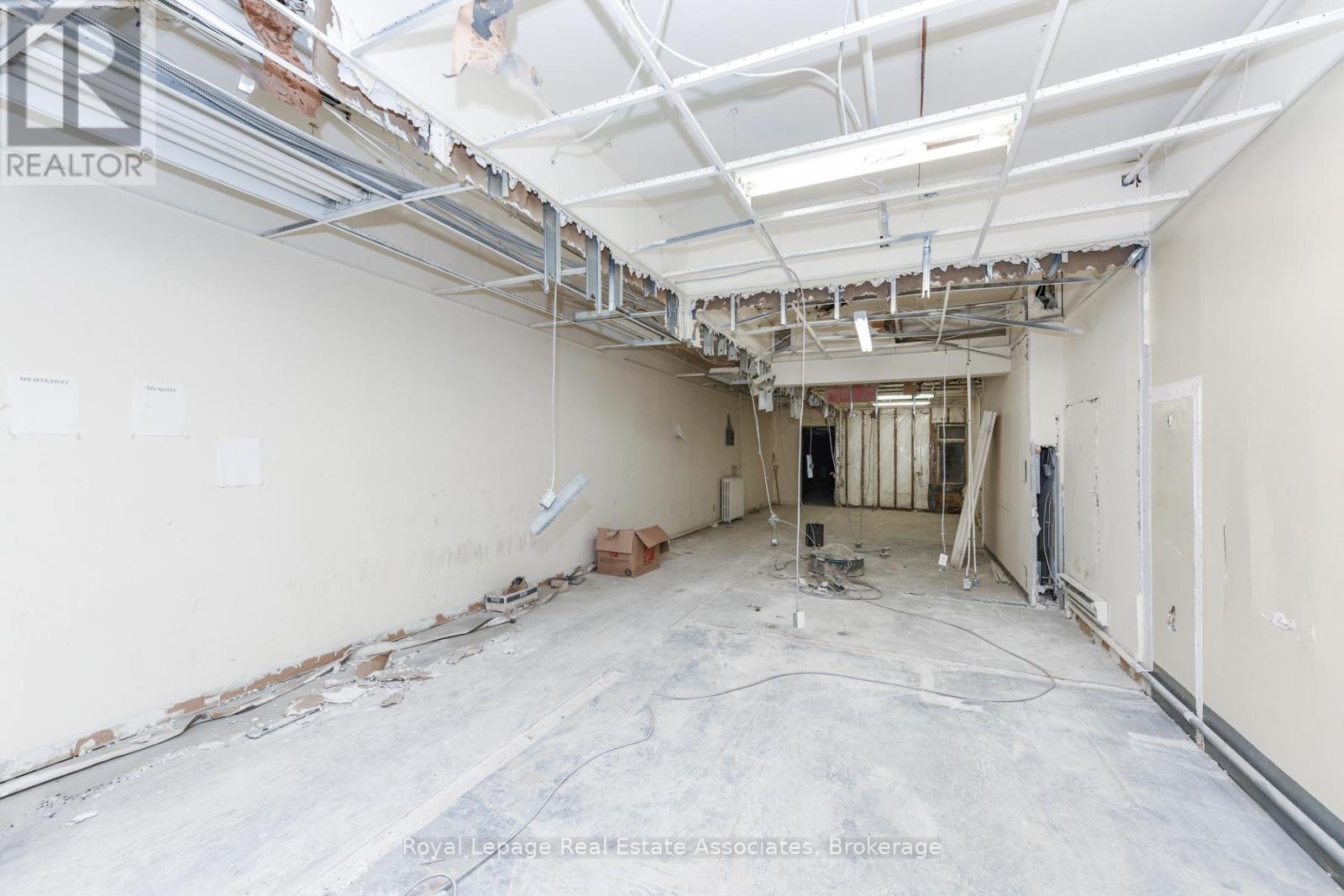 Second And Third Level - 756 Yonge Street, Toronto, Ontario  M4Y 2B6 - Photo 4 - C12595032