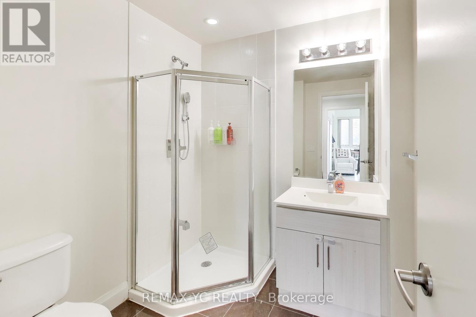 1002 - 68 Canterbury Place, Toronto, Ontario  M2N 0J3 - Photo 12 - C12595036