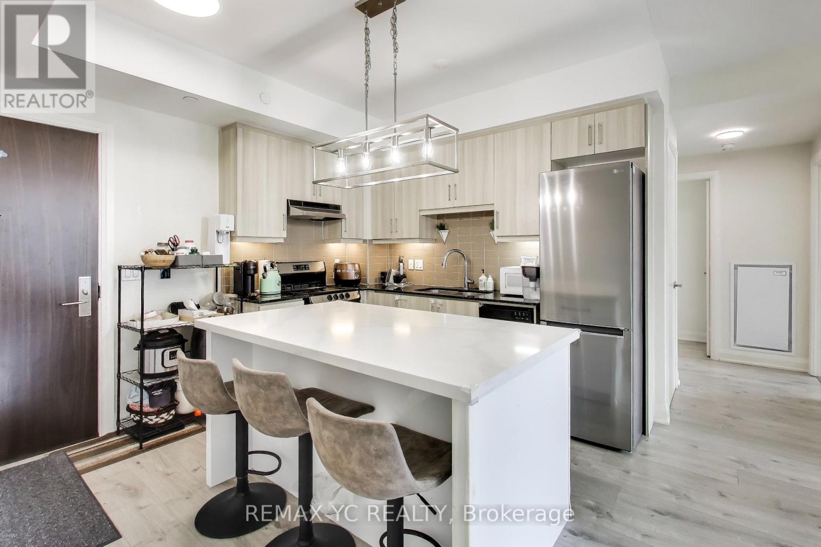 1002 - 68 Canterbury Place, Toronto, Ontario  M2N 0J3 - Photo 5 - C12595036