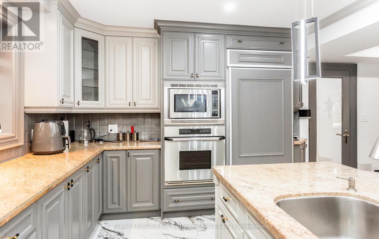 197 The Bridle Path, Toronto, Ontario M3C 2P6 - Photo 14 - C12595140