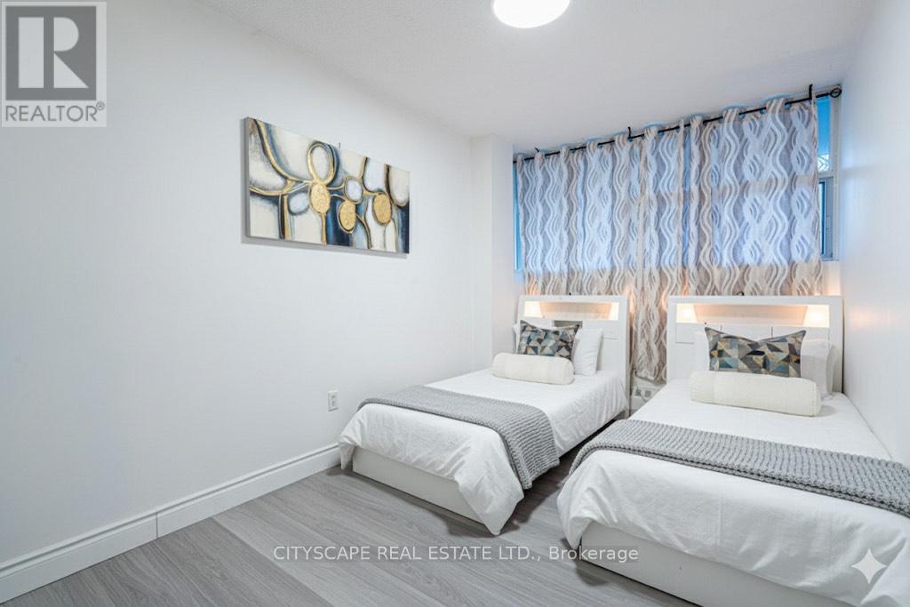 115 - 2121 Roche Court, Mississauga, Ontario  L5K 2C7 - Photo 21 - W12589308