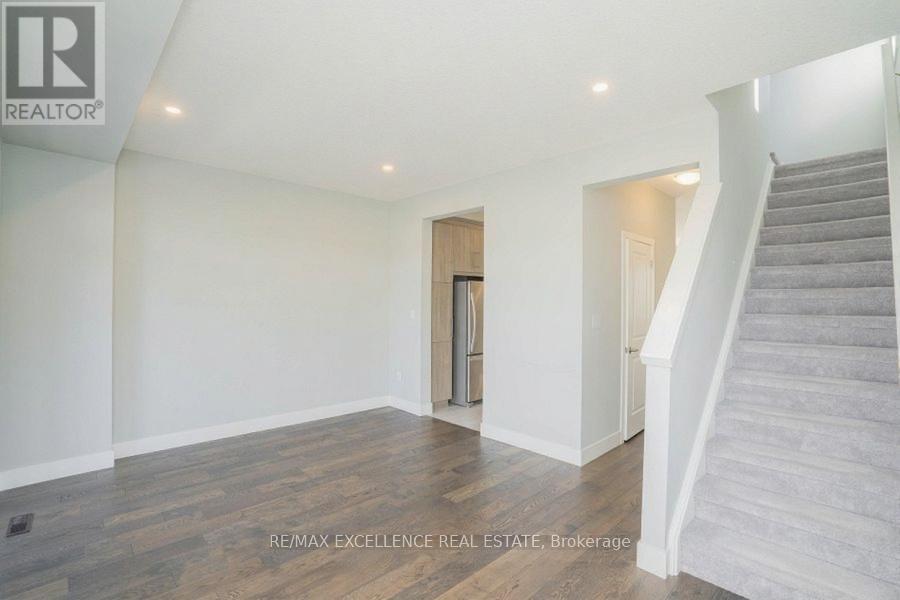 172 - 177 Edge Valley Road, London East, Ontario N5V 0C5 - Photo 21 - X12593778