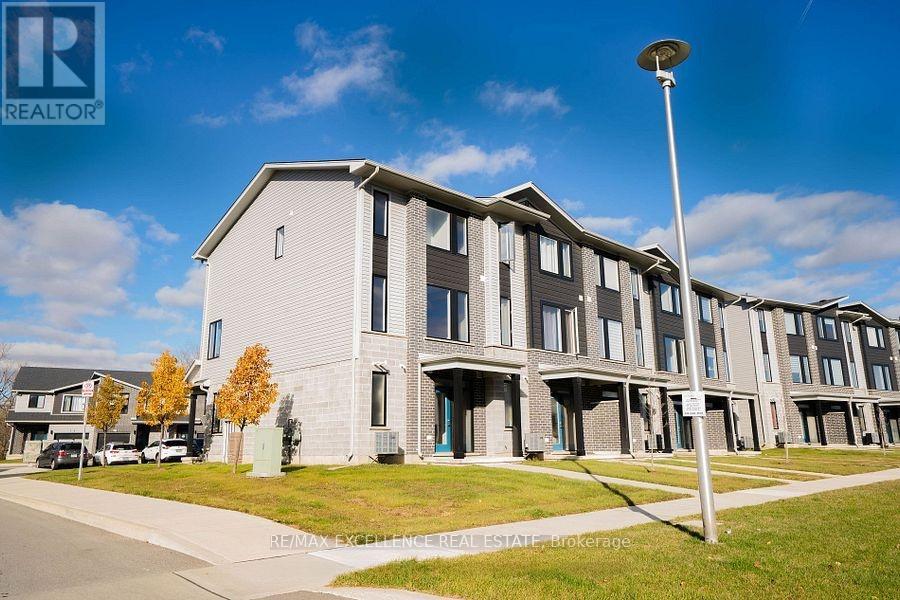 172 - 177 Edge Valley Road, London East, Ontario N5V 0C5 - Photo 4 - X12593778