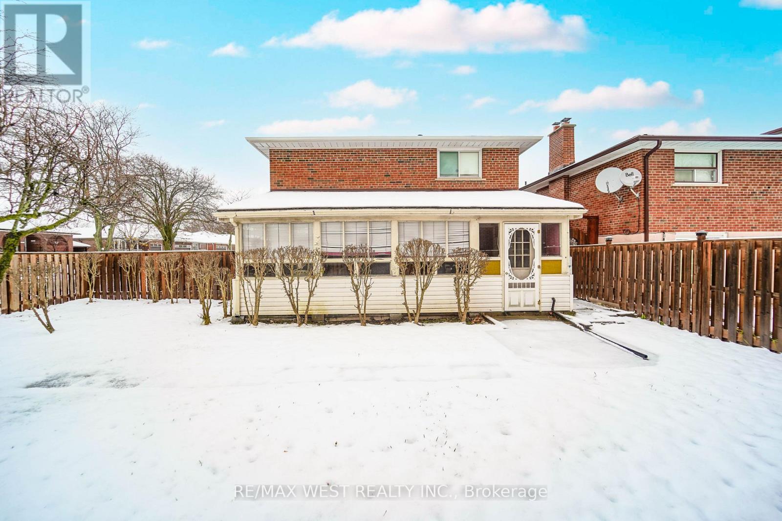 21 Greendowns Drive, Toronto, Ontario M1M 3S7 - Photo 8 - E12595094