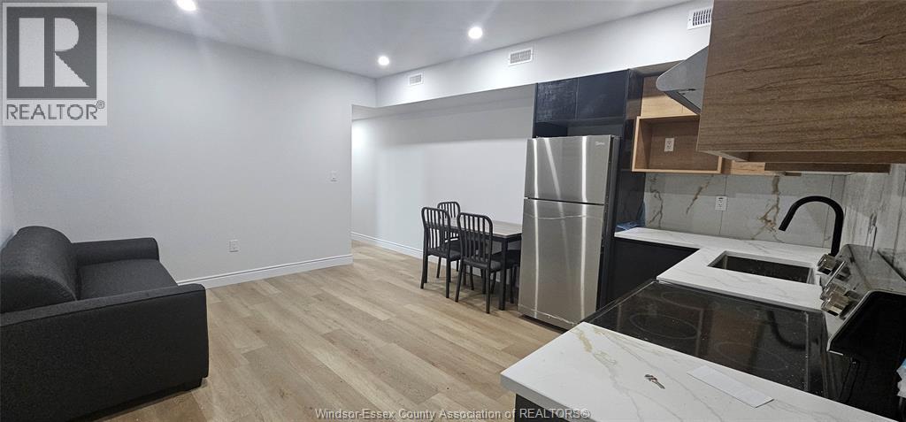 536 Caron Ave Unit B, Windsor, Ontario  N9A 5B4 - Photo 5 - 25028244