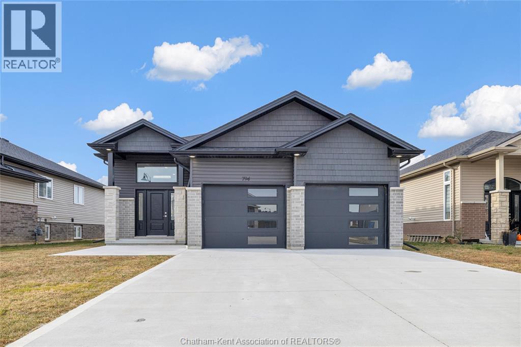 794 Keil Drive South, Chatham, Ontario  N7M 0T4 - Photo 2 - 25030762