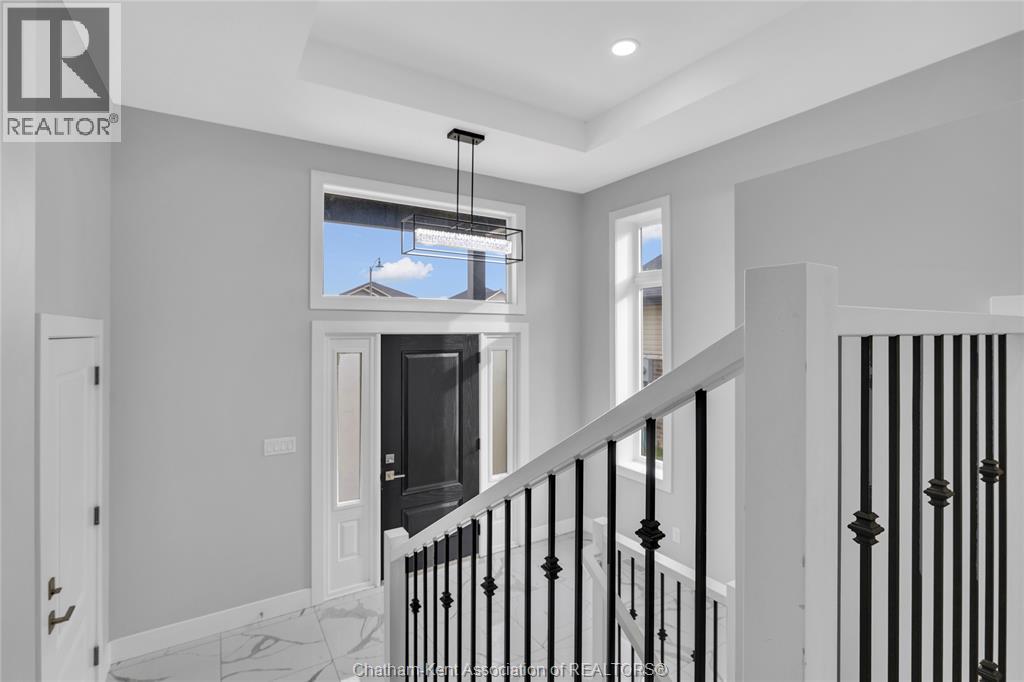 794 Keil Drive South, Chatham, Ontario  N7M 0T4 - Photo 3 - 25030762