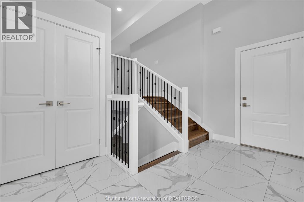 794 Keil Drive South, Chatham, Ontario  N7M 0T4 - Photo 5 - 25030762