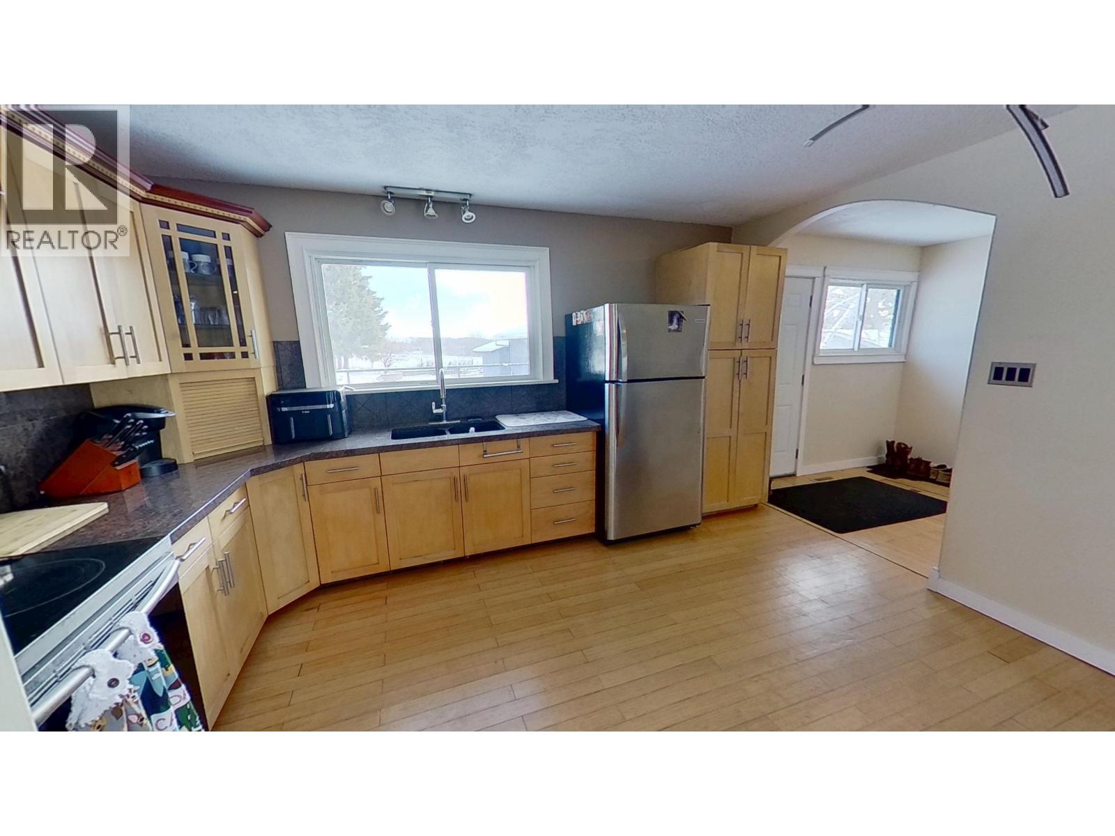 8824 Pine Road, Fort St. John, British Columbia  V1J 4M7 - Photo 3 - R3071538