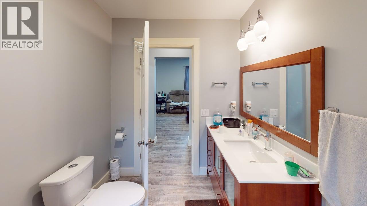 1704 Second Avenue, Rossland, British Columbia  V0G 1Y0 - Photo 13 - 10370363