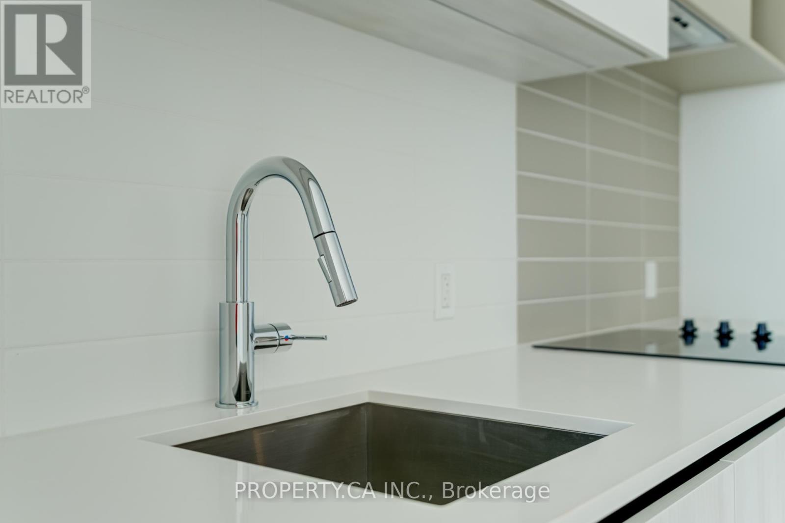 2107 - 1000 Portage Parkway, Vaughan, Ontario L4K 0L1 - Photo 4 - N12595120