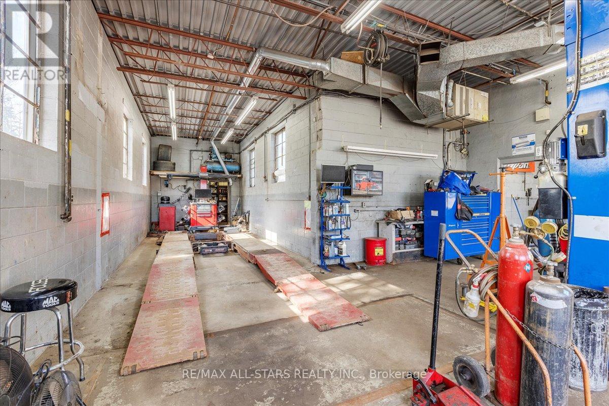 14806 Woodbine Avenue, Whitchurch-Stouffville, Ontario L4A 2C9 - Photo 25 - N12595170