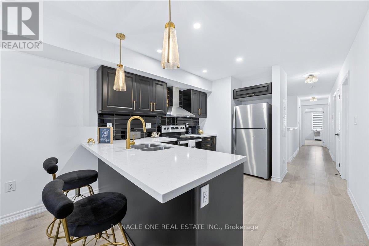 4 - 41 Pumpkin Corner Crescent, Barrie, Ontario  L9J 0C2 - Photo 11 - S12595054