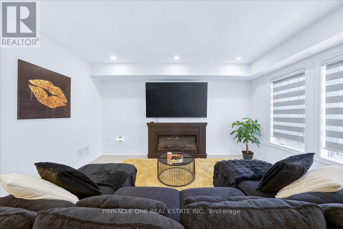 4 - 41 Pumpkin Corner Crescent, Barrie, Ontario  L9J 0C2 - Photo 17 - S12595054