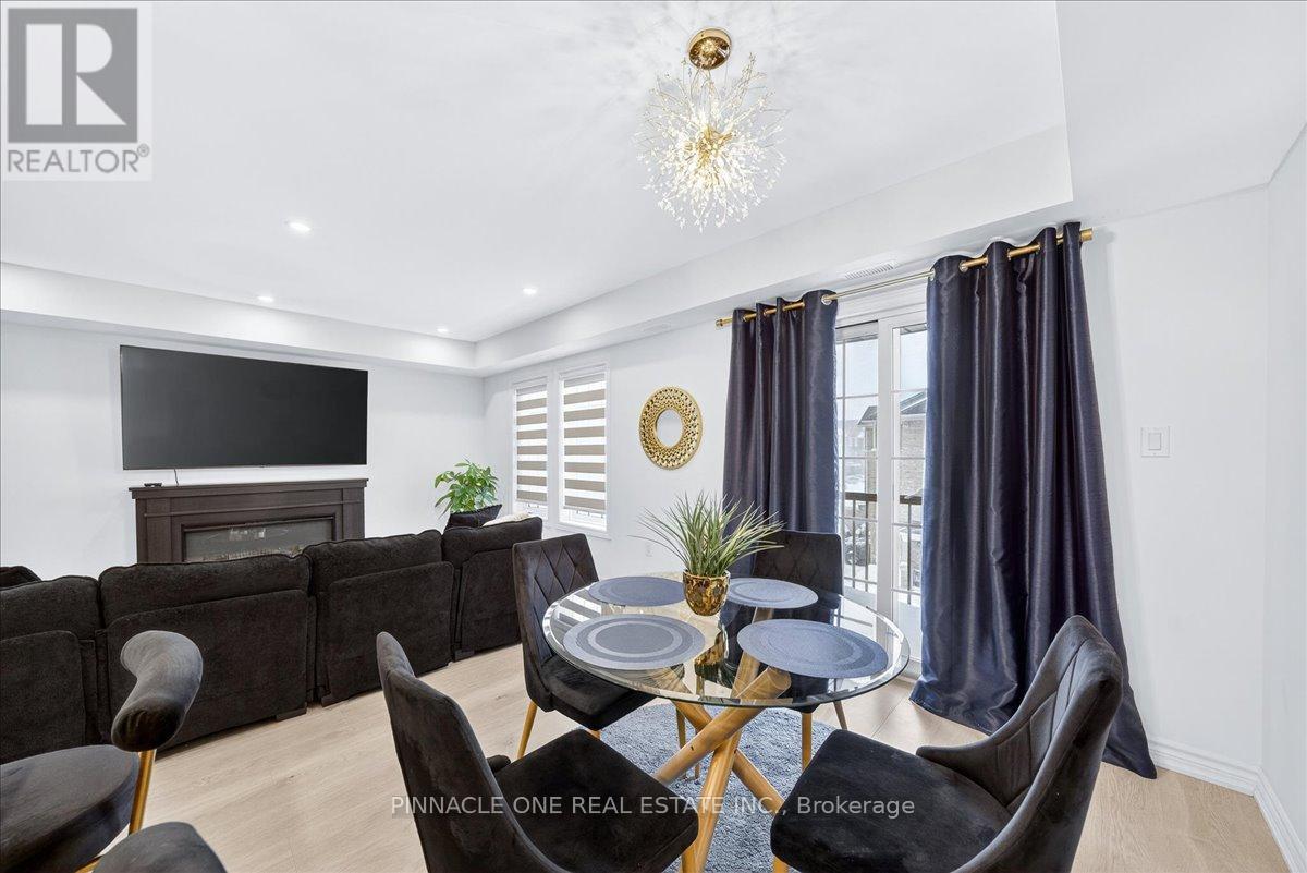 4 - 41 Pumpkin Corner Crescent, Barrie, Ontario  L9J 0C2 - Photo 19 - S12595054