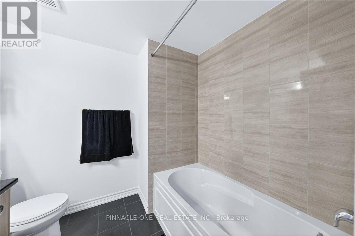 4 - 41 Pumpkin Corner Crescent, Barrie, Ontario  L9J 0C2 - Photo 27 - S12595054