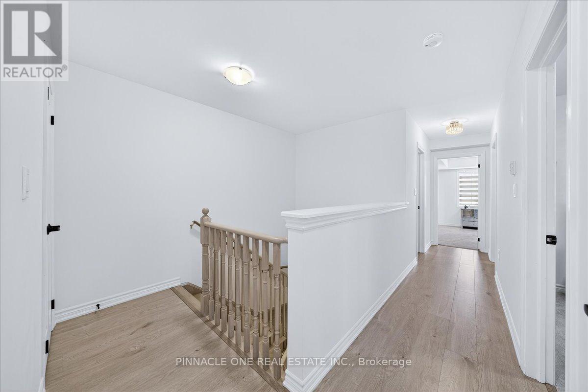 4 - 41 Pumpkin Corner Crescent, Barrie, Ontario  L9J 0C2 - Photo 7 - S12595054